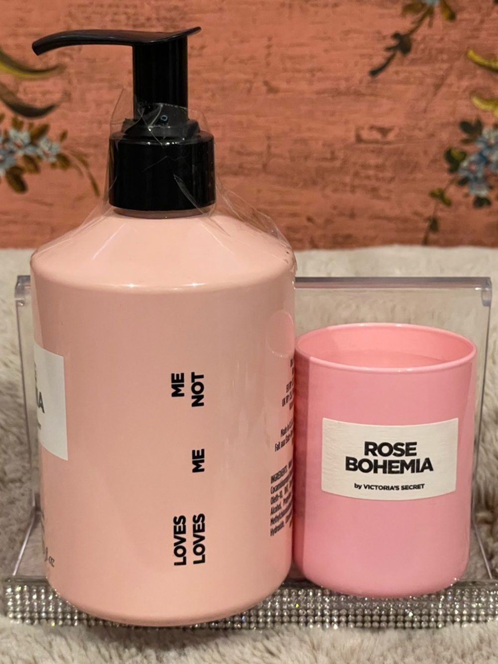 Victoria's Secret Rose Bohemia Pink Liquid Hand Wash and Candle - Picture 4 of 5